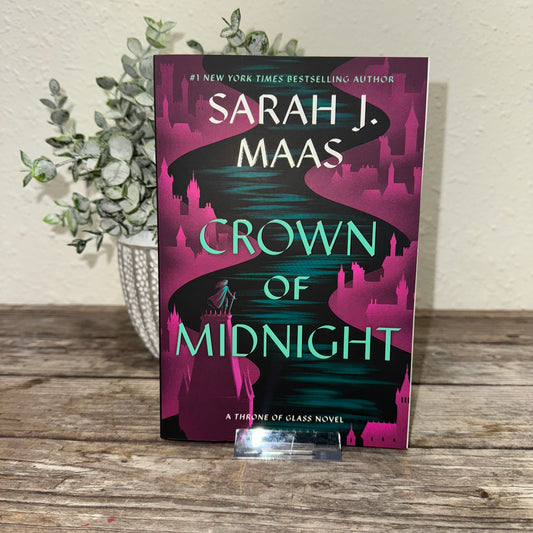 Crown of Midnight: Throne of Glass #2